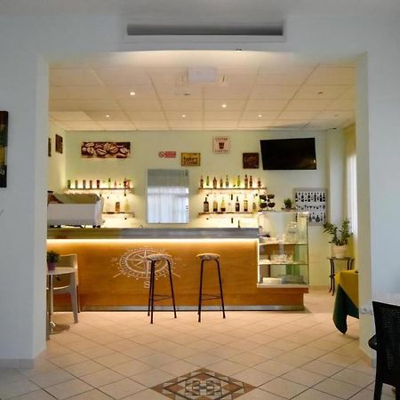 Hotel Arno Cesenatico Esterno foto