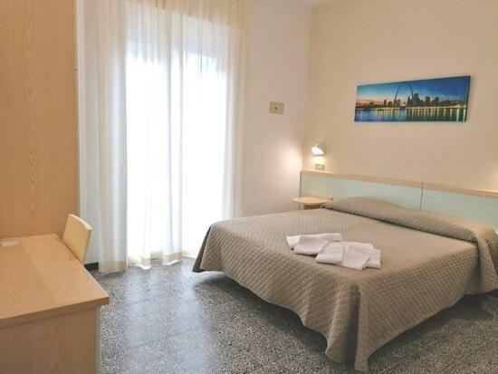 Hotel Arno Cesenatico Esterno foto