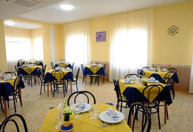 Hotel Arno Cesenatico Esterno foto
