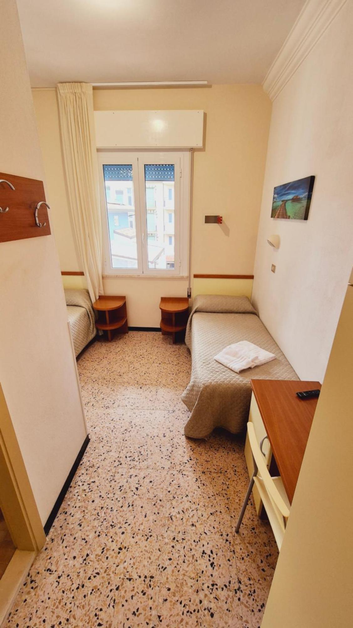 Hotel Arno Cesenatico Esterno foto
