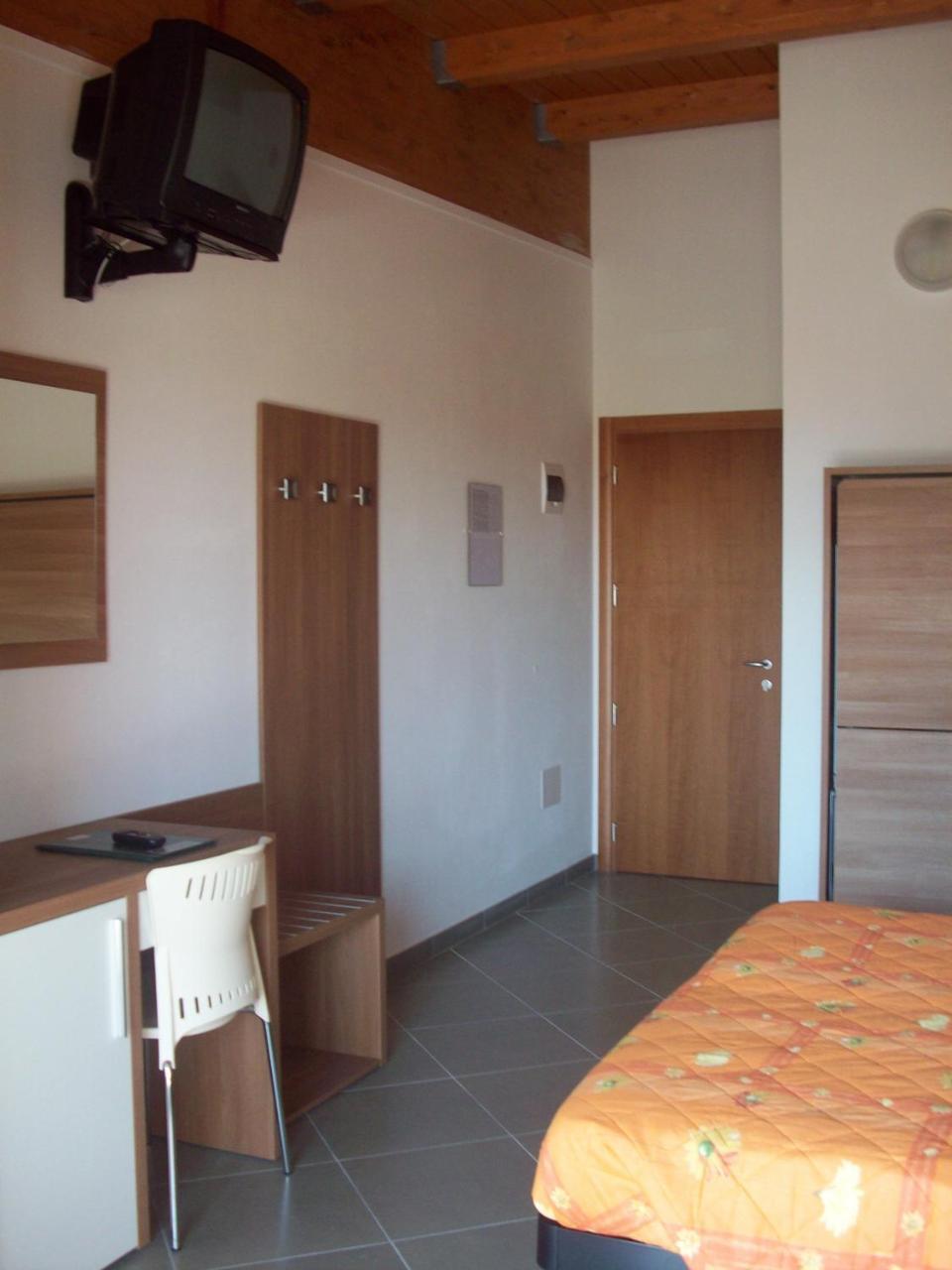 Hotel Arno Cesenatico Esterno foto
